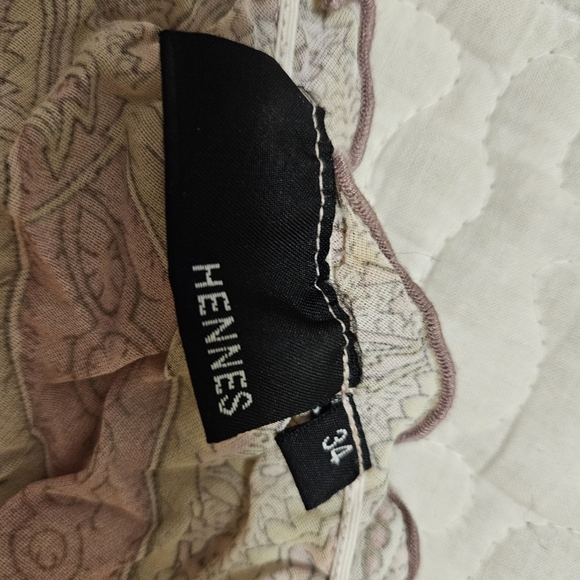 Brand new shirt very nice pink cream design - Picture 2 of 4